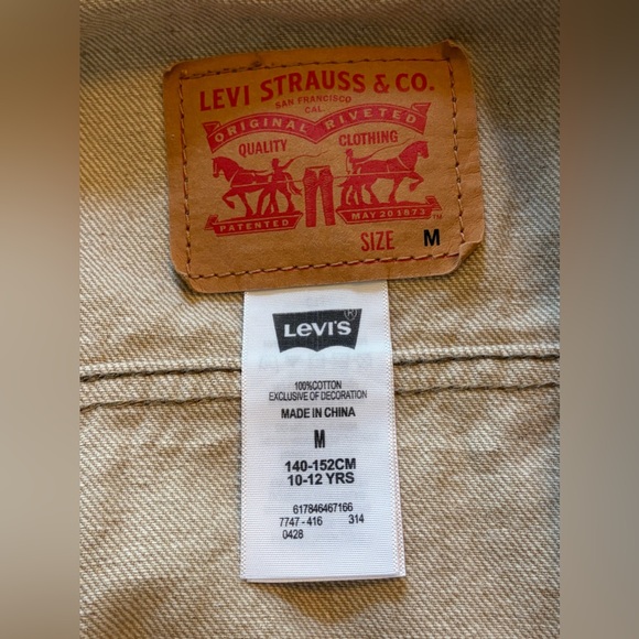 Levi's Tan Trucker Jacket - Classic Jean Jacket, Size Medium (10-12 Years) - Picture 11 of 16